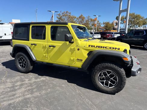 Used 2024 Jeep Wrangler Unlimited Rubicon AWD/4WD image 11