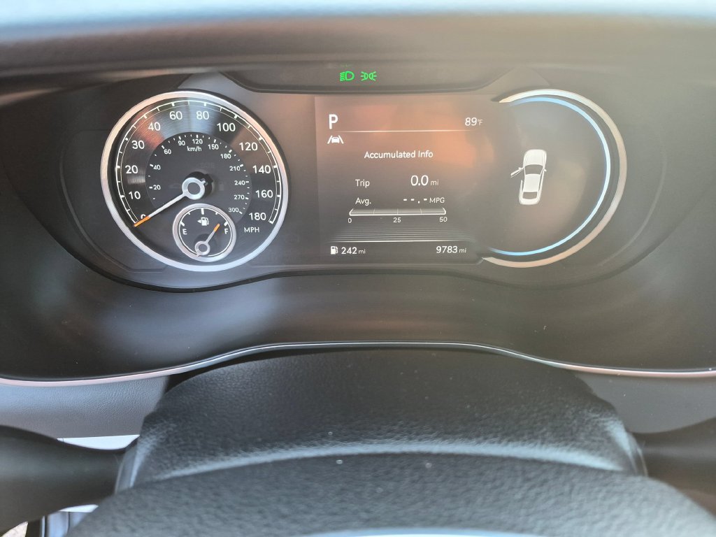 Used 2023 Genesis G70 2.0T AWD/4WD image 14
