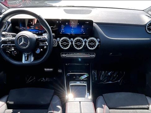 Used 2025 Mercedes-Benz GLA 35 AMG 4MATIC image 16