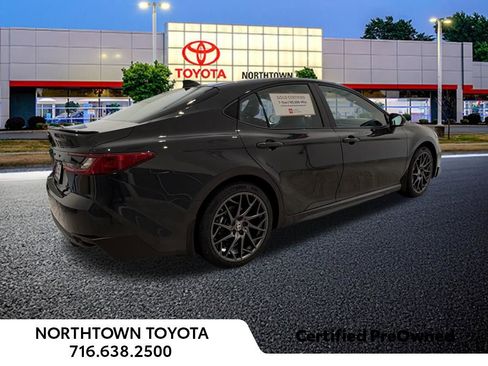 Used 2025 Toyota Camry SE w/ Convenience Package image 13