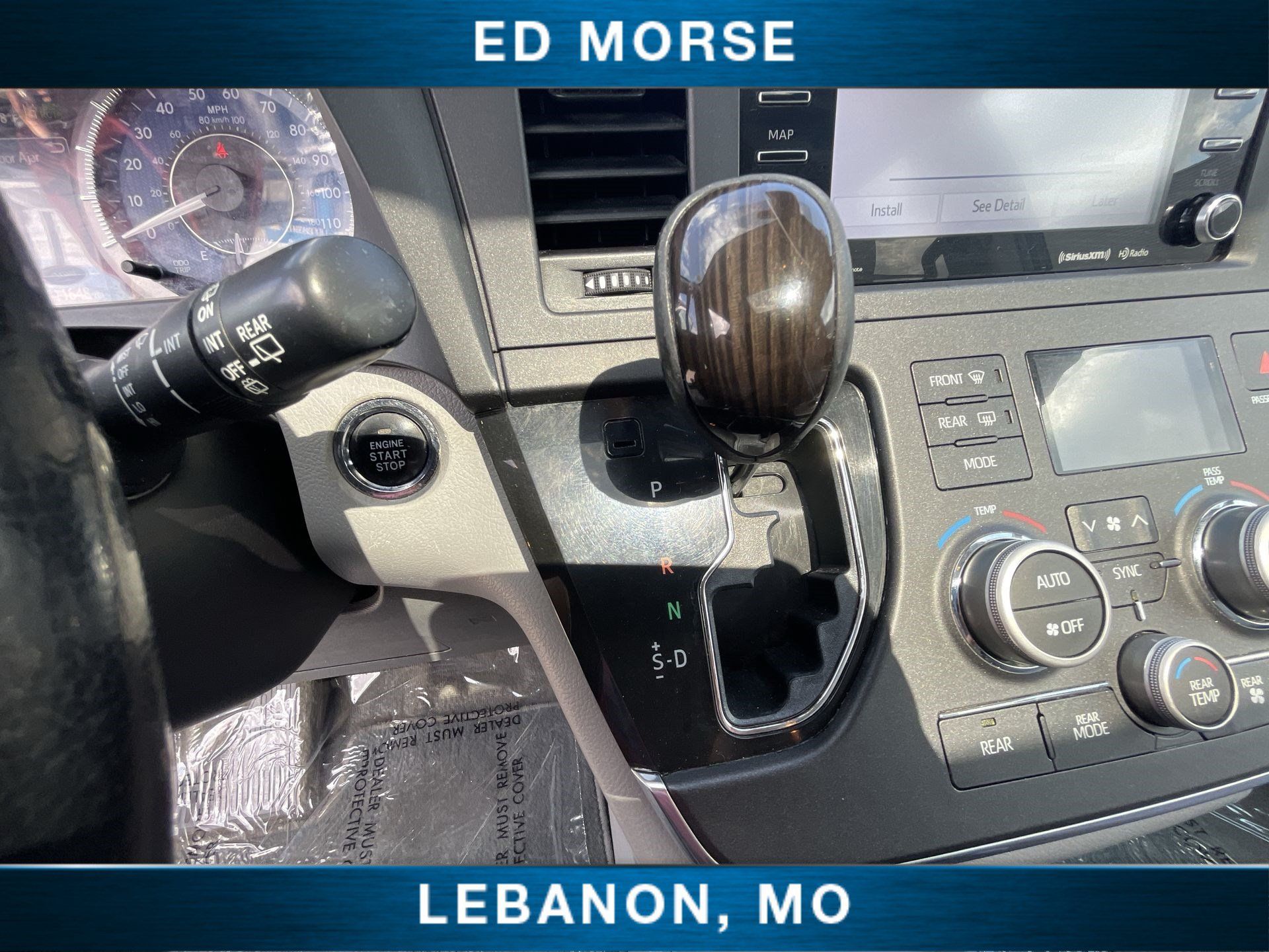 Used 2018 Toyota Sienna XLE w/ XLE Navigation Package FWD image 15