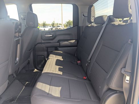 Used 2023 Chevrolet Silverado 1500 Custom image 18