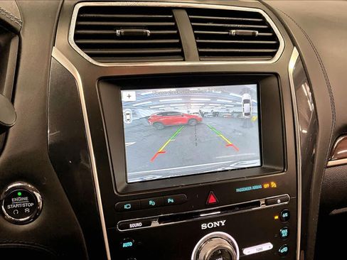 Used 2018 Ford Explorer Platinum AWD/4WD image 26