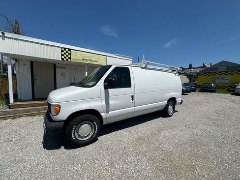 Used 2003 Ford E-150 and Econoline 150 RWD image 1