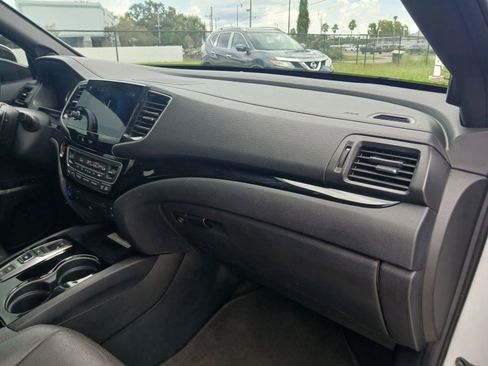 Used 2022 Honda Pilot Black Edition image 47