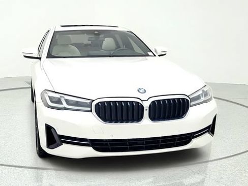 Used 2021 BMW 540i w/ Executive Package RWD image 2