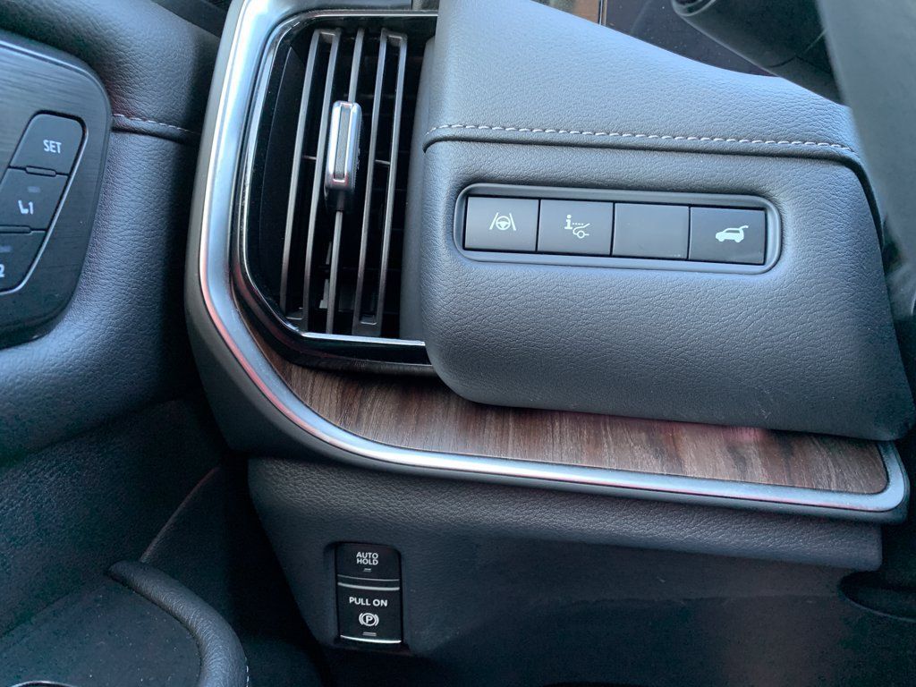 Used 2025 Nissan Armada SL w/ Captain's Chari Seat Package RWD image 22