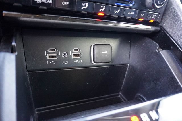 Used 2023 Jeep Grand Cherokee Limited AWD/4WD image 22