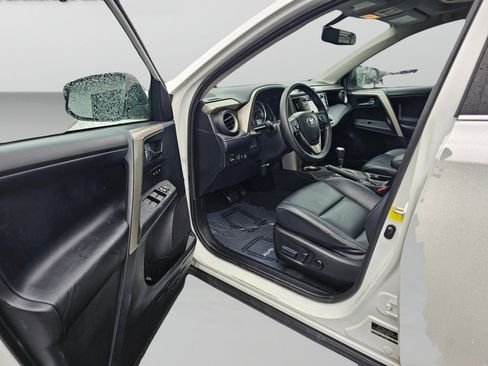 Used 2013 Toyota RAV4 Limited image 19