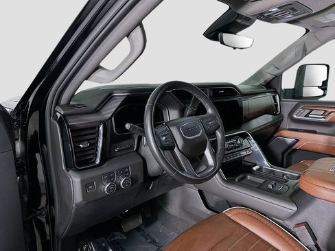 Used 2024 GMC Sierra 3500 Denali Ultimate image 4