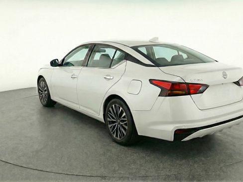 Used 2025 Nissan Altima 2.5 SV image 6