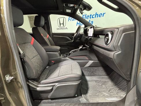 Used 2023 Chevrolet Colorado Z71 AWD/4WD image 23