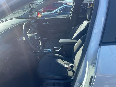 Used 2024 Buick Encore GX Preferred w/ Comfort Package image 9