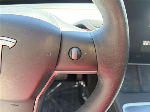Used 2023 Tesla Model Y Long Range AWD/4WD image 15