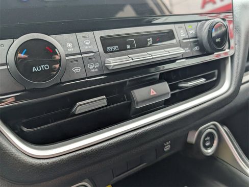 Used 2024 Toyota Grand Highlander XLE image 15