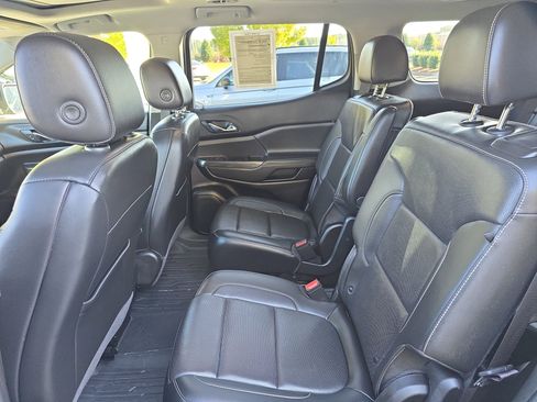 Used 2023 GMC Acadia SLT w/ Technology Package image 14
