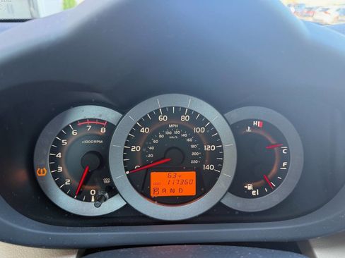 Used 2012 Toyota RAV4 FWD image 17