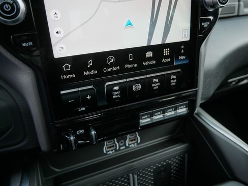 New 2026 RAM 3500 Laramie AWD/4WD image 20