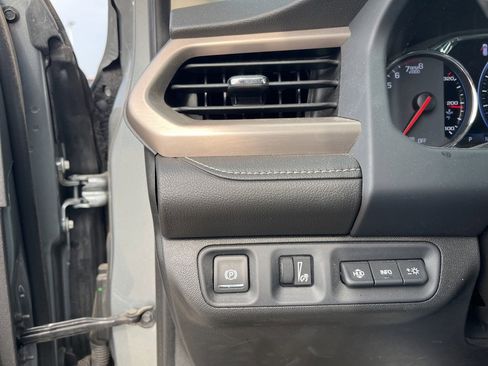 Used 2023 GMC Acadia Denali w/ Denali Ultimate Package image 13