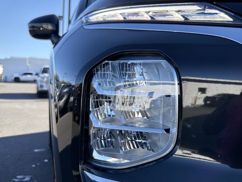 Used 2025 Mitsubishi Outlander ES image 38