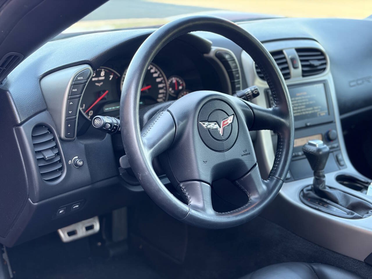 Used 2005 Chevrolet Corvette Coupe w/ Preferred Equipment Group RWD image 20