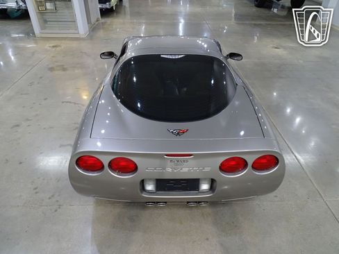 Used 1998 Chevrolet Corvette Coupe w/ Roof Pkg image 12