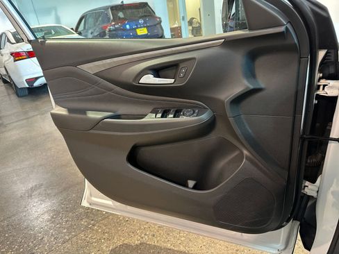 Used 2025 Buick Envista Sport Touring FWD image 18