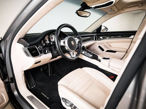 Certified 2015 Porsche Panamera GTS AWD/4WD image 4