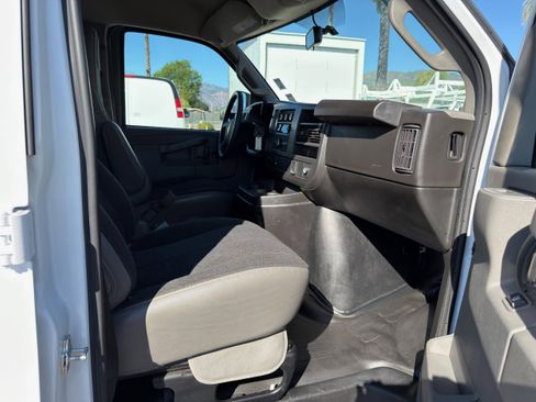 Used 2024 GMC Savana 2500 w/ Driver Convenience Package image 10