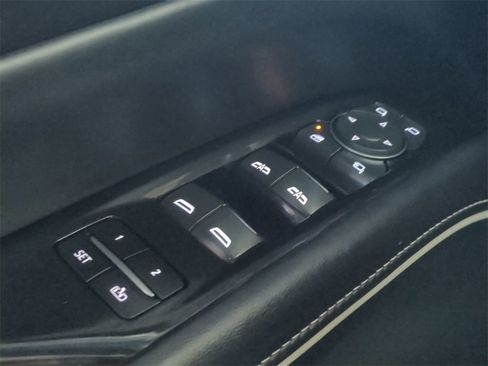 Used 2023 Cadillac Escalade Sport Platinum image 32