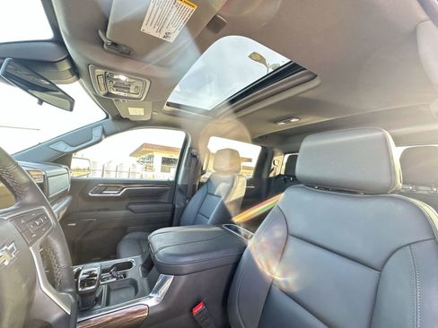 Used 2025 Chevrolet Silverado 1500 LT Trail Boss w/ Convenience Package II AWD/4WD image 19