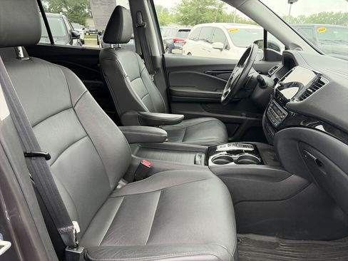 Used 2021 Honda Pilot Touring image 15