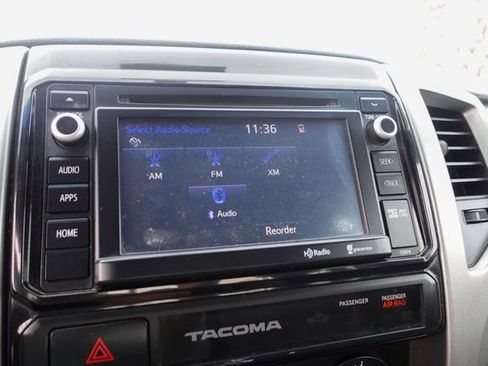 Used 2015 Toyota Tacoma PreRunner image 21