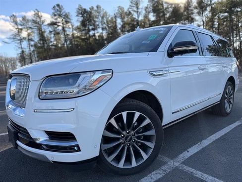 Used 2021 Lincoln Navigator Reserve AWD/4WD image 2