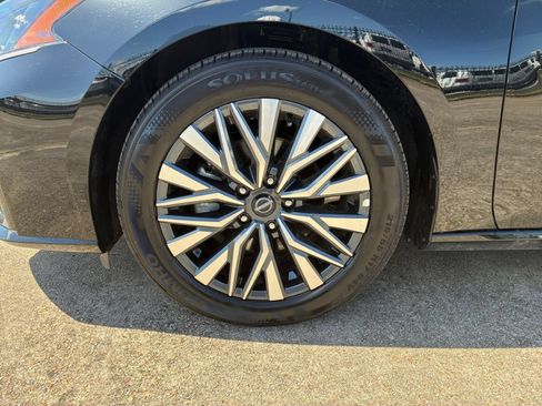 Used 2026 Nissan Altima 2.5 SV FWD image 25