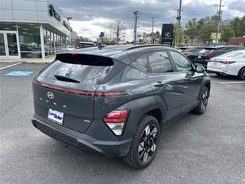 Used 2024 Hyundai Kona SEL AWD/4WD image 3