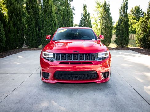 Used 2018 Jeep Grand Cherokee Trackhawk AWD/4WD image 3
