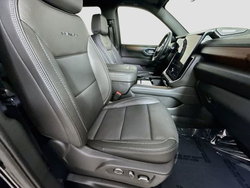 Used 2026 GMC Yukon Denali AWD/4WD image 29