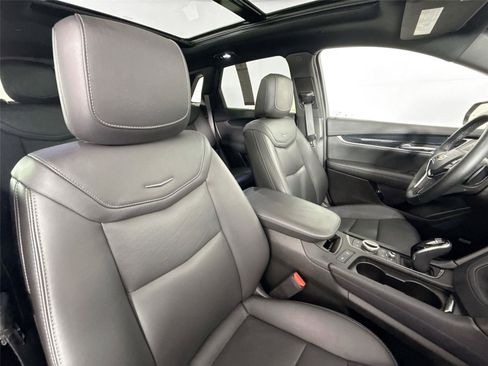 Used 2025 Cadillac XT5 Premium Luxury image 44