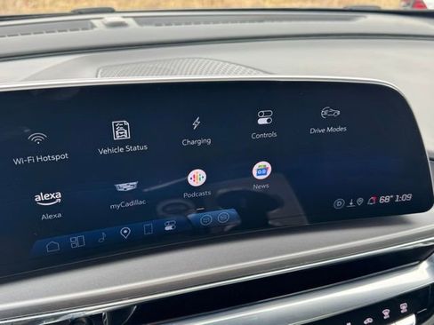 Used 2024 Cadillac Lyriq Tech image 29