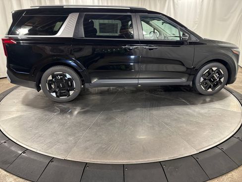 New 2026 Kia Carnival EX FWD image 9