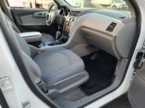Used 2011 Chevrolet Traverse LT w/ Personal Connectivity Package image 17