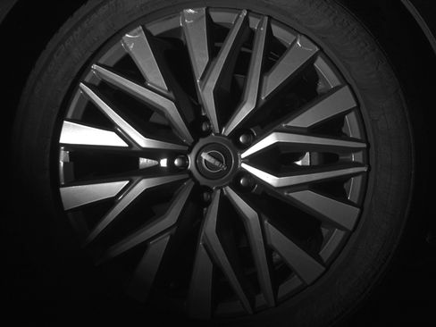 Used 2025 Nissan Altima 2.5 SV image 13