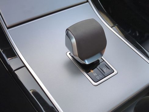 Used 2024 Land Rover Range Rover Evoque S image 18