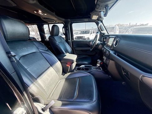 Used 2022 Jeep Wrangler Unlimited Sahara image 32