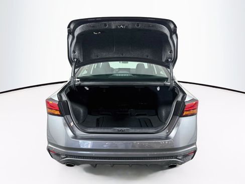 Used 2024 Nissan Altima 2.5 SV w/ SV Premium Package FWD image 28