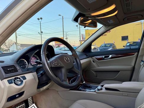 Used 2011 Mercedes-Benz C 300 Sedan image 10