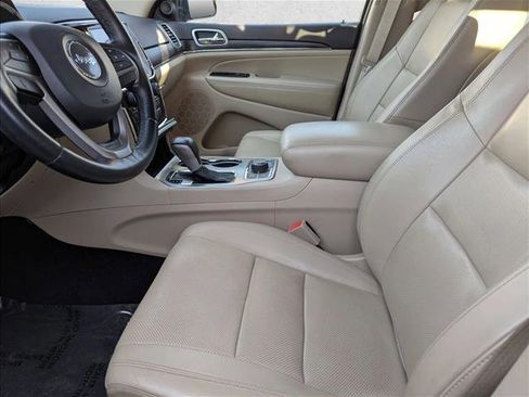 Used 2019 Jeep Grand Cherokee Limited w/ Luxury Group II image 16