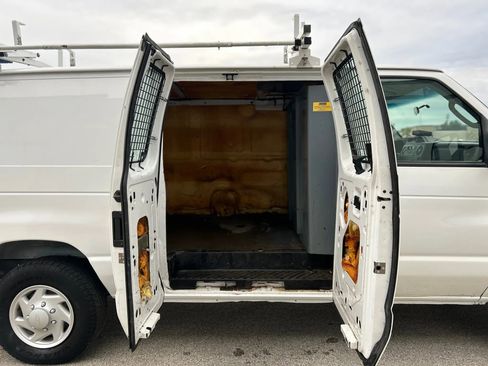 Used 2009 Ford E-350 and Econoline 350 Super Duty image 8