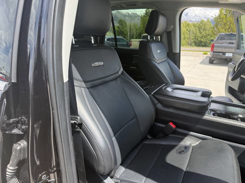 Used 2025 Ford Expedition Max Platinum AWD/4WD image 27